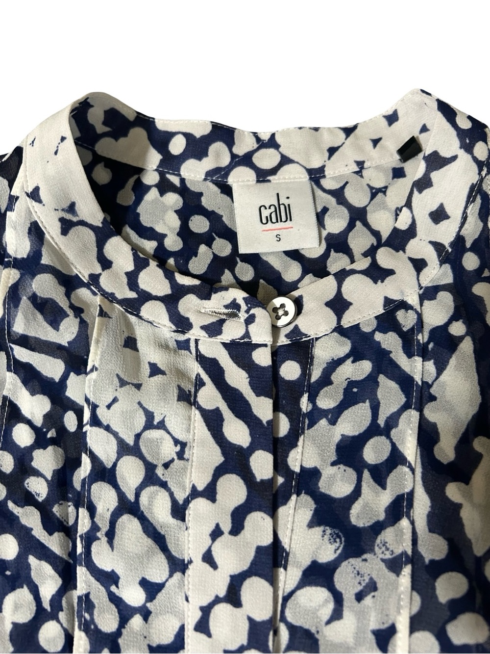 Cabi Sleeveless
Blouse Size S Blue White Abstract
Print Ruffle Front - Picture 2 of 6